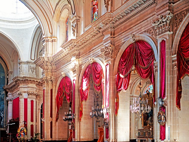 interior san giorgio cathedral ragusa ibla